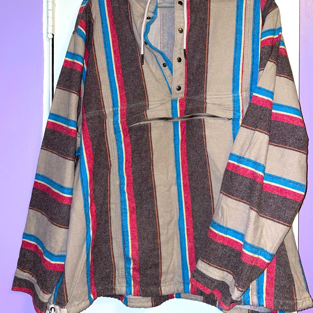 Unisex hooded vintage pullover barely worn!